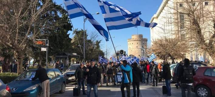 Πορεία στο κέντρο της Θεσσαλονίκης από οπαδούς του Σώρρα (βίντεο)